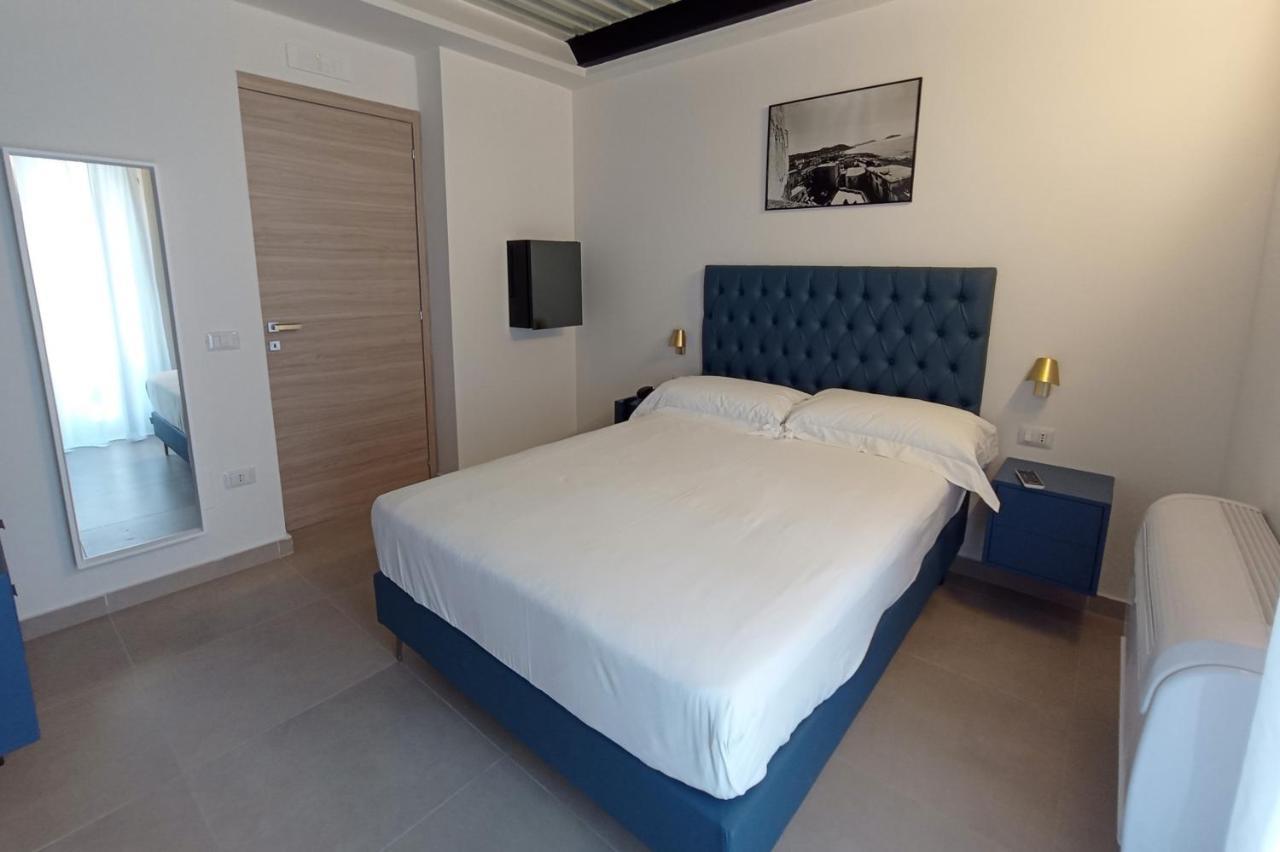 Boutique Hotel Palazzo Donna Iulia Pozzuoli Exterior foto