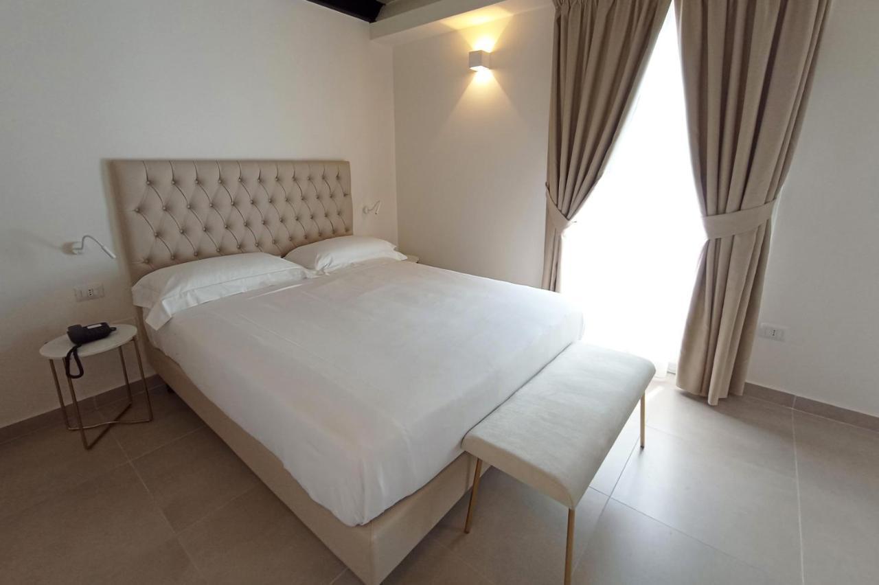 Boutique Hotel Palazzo Donna Iulia Pozzuoli Exterior foto